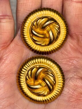 Vintage Gold Swirl Knot Clip Earrings Classic Luxe Retro Glam